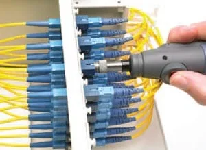 Inspección de paneles de conexiones