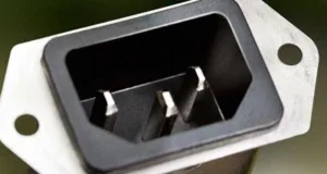 Toma con filtro para maximizar la atenuación