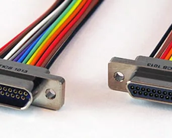 Conectores con mecanismo de enganche mejorado