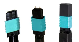 Conector para cable de ocho fibras ópticas