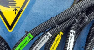 Etiquetas de poliéster en colores