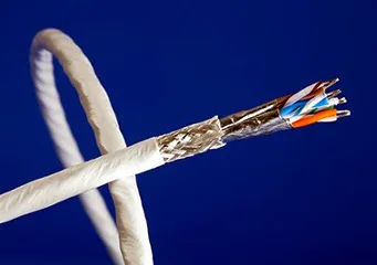 Cables Ethernet de 10 GB para la industria aeroespacial