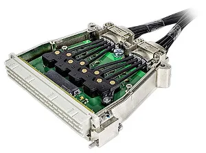 Conector con conversión electro-óptica