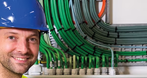 Más rápido, más seguro, mejor: gestión de cables profesional y eficiente
