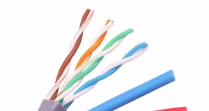 Cable Cat5e UTP con doble línea de alimentación DC