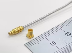 Conector coaxial SMPS no magnético en fase de desarrollo